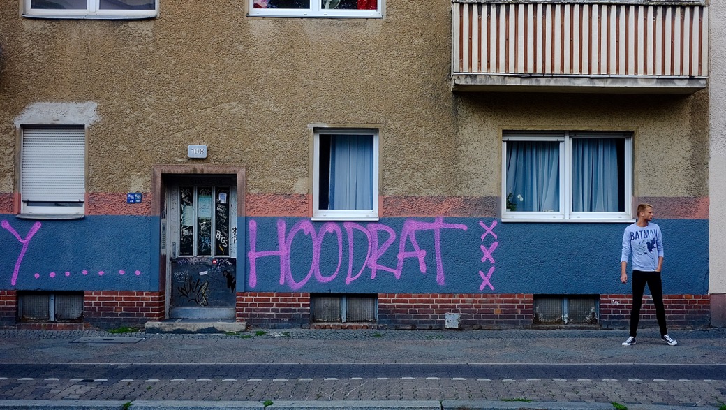 Hoodbat