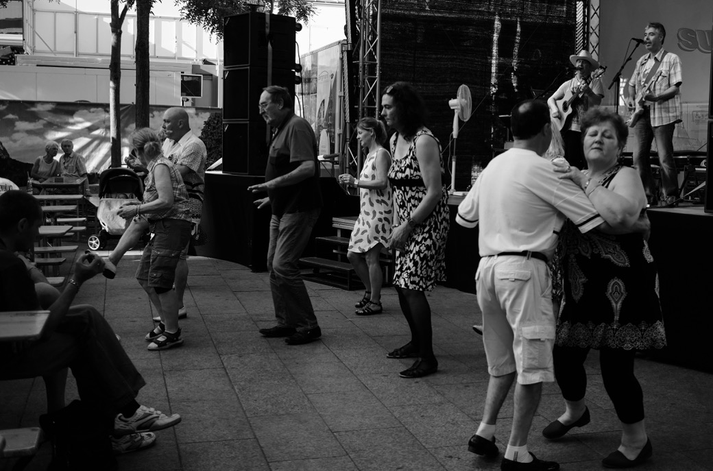 Dance, Dance Along