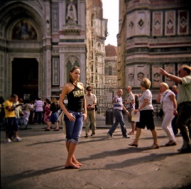 Florenz Duomo Tourists 2.jpg